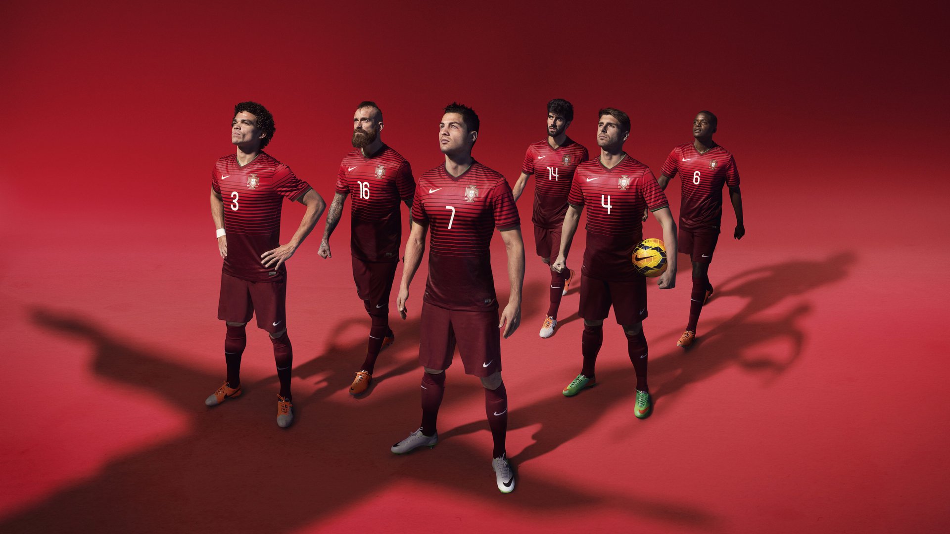 世界杯2026-莱万压制级发挥撕裂蓝月防线，尤文压哨绝杀上演欧冠奇迹  第2张