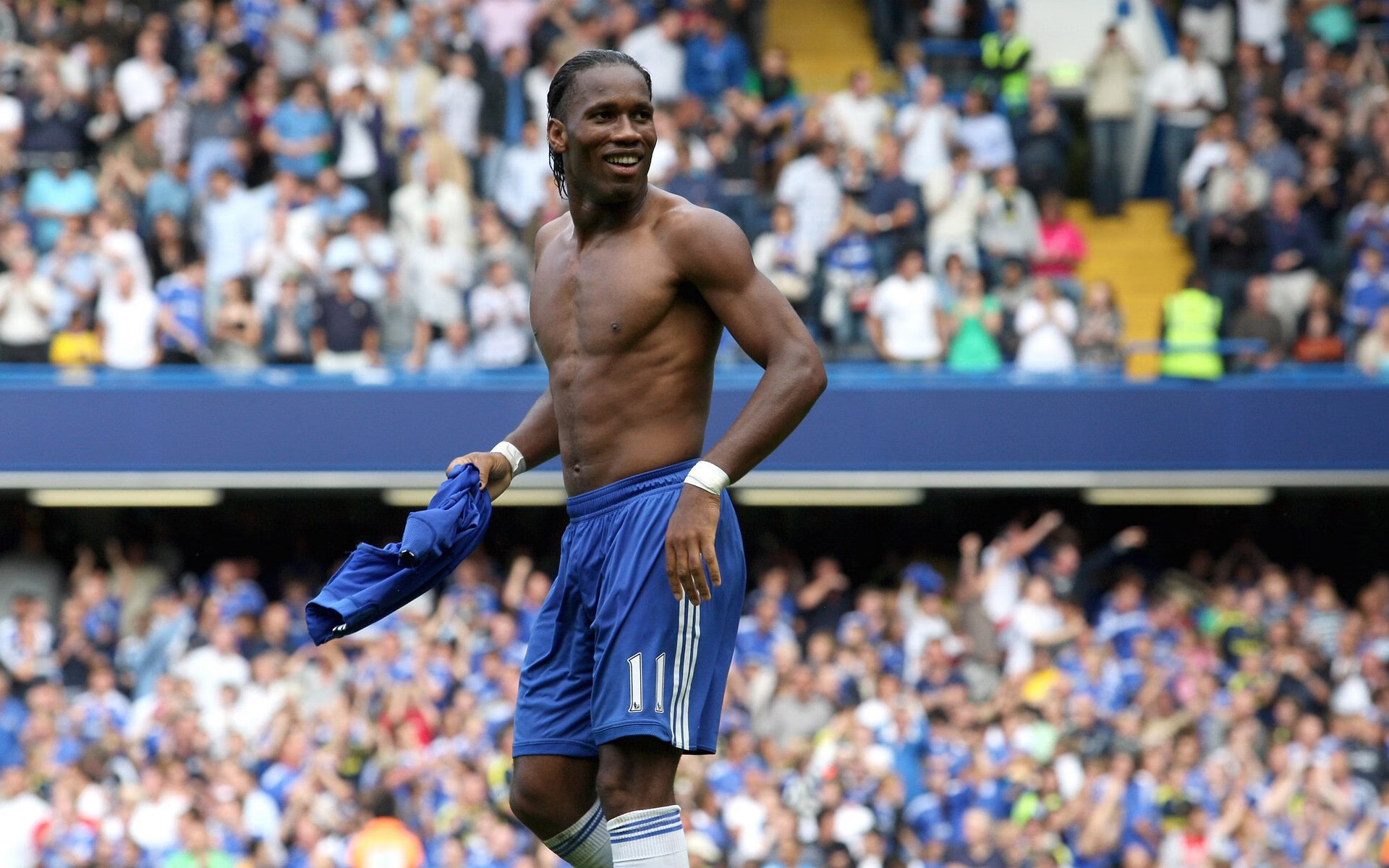 开云体育登录-尤文火力压制曼城，拉什福德在西甲国家德比接管比赛，现代足球的战术革命与个人英雄主义